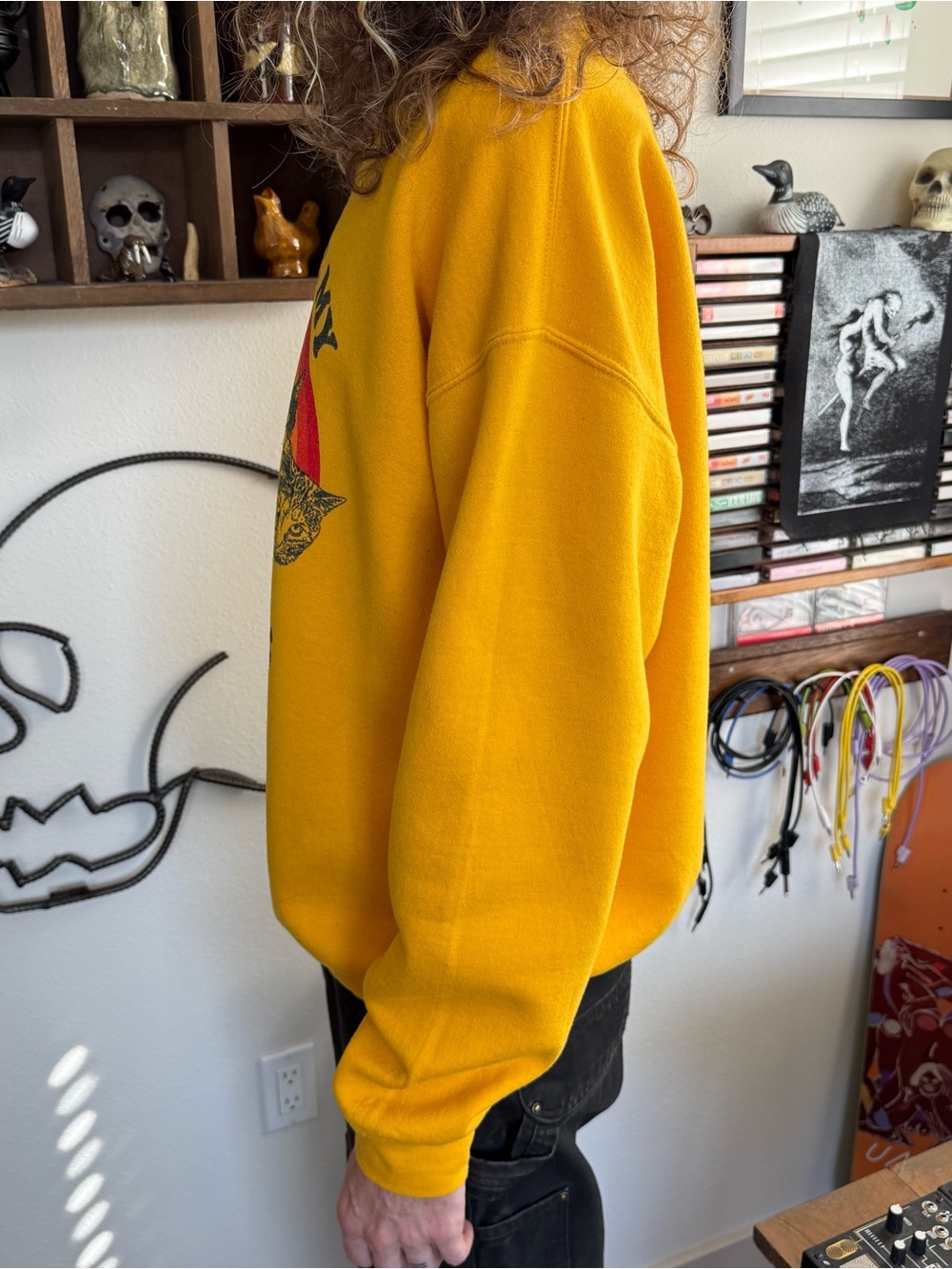 💀 SOLD 💀 Cats Are My Friends Yellow Rainbow Graphic Crewneck Sweatshirt ~ Size L - Picture 4 of 8